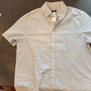 Express Large Men’s Light Blue Shortsleeved Button Up Casual Shirt. NWT